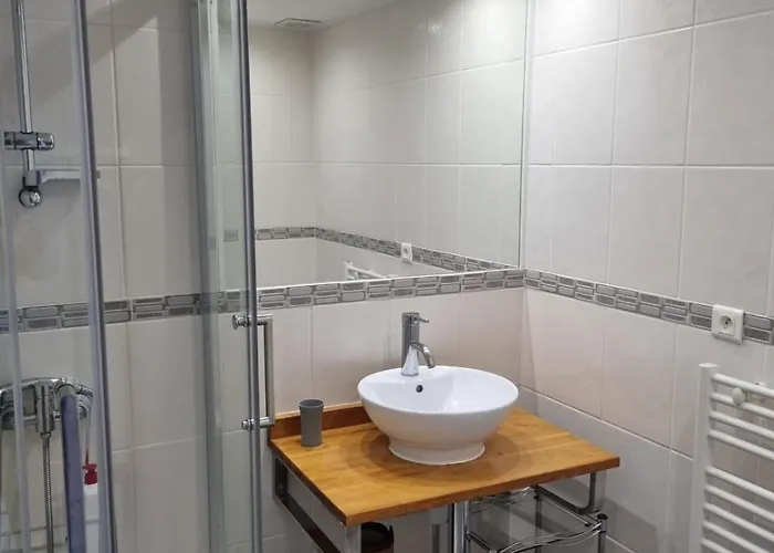 Naturiste Cap D'agde Port Ambonne 204 *